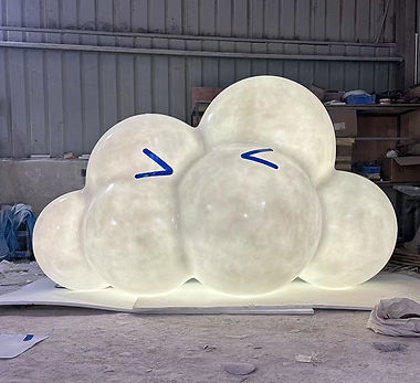 YL_LuminousResinCloudSculpture02.jpg